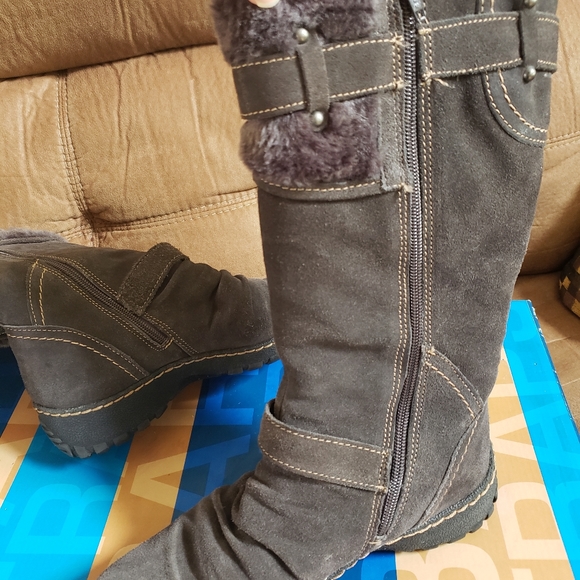 BareTraps Fleece lined boots - Picture 4 of 8